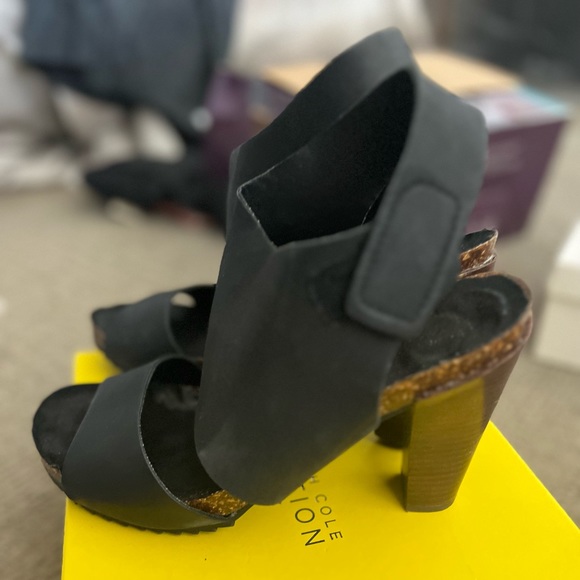 Kenneth Cole Reaction Hook-Key Le black, leather heels/sandals - Picture 8 of 9